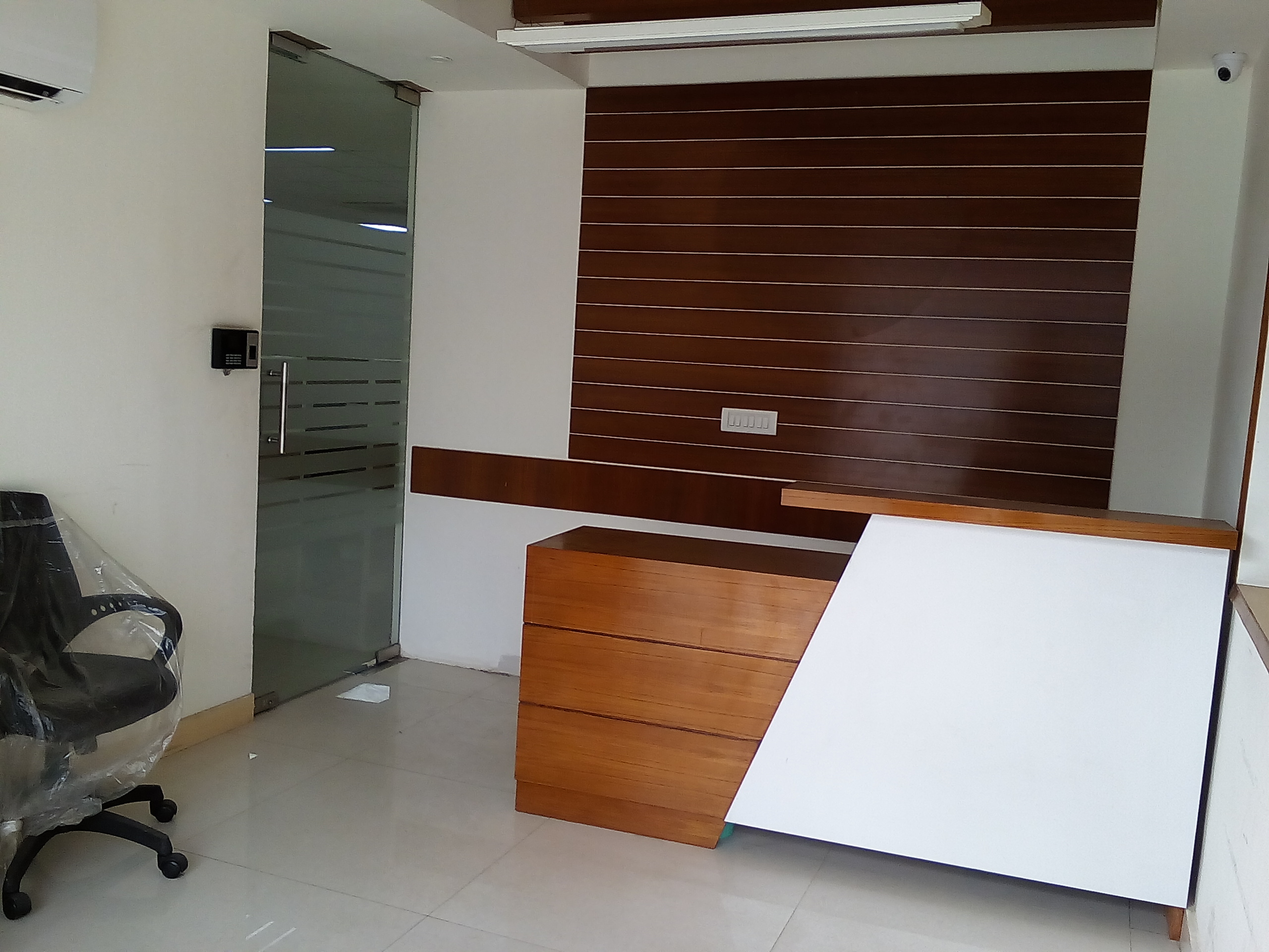 Prime Location Fully Furnished space with plug n play facility.