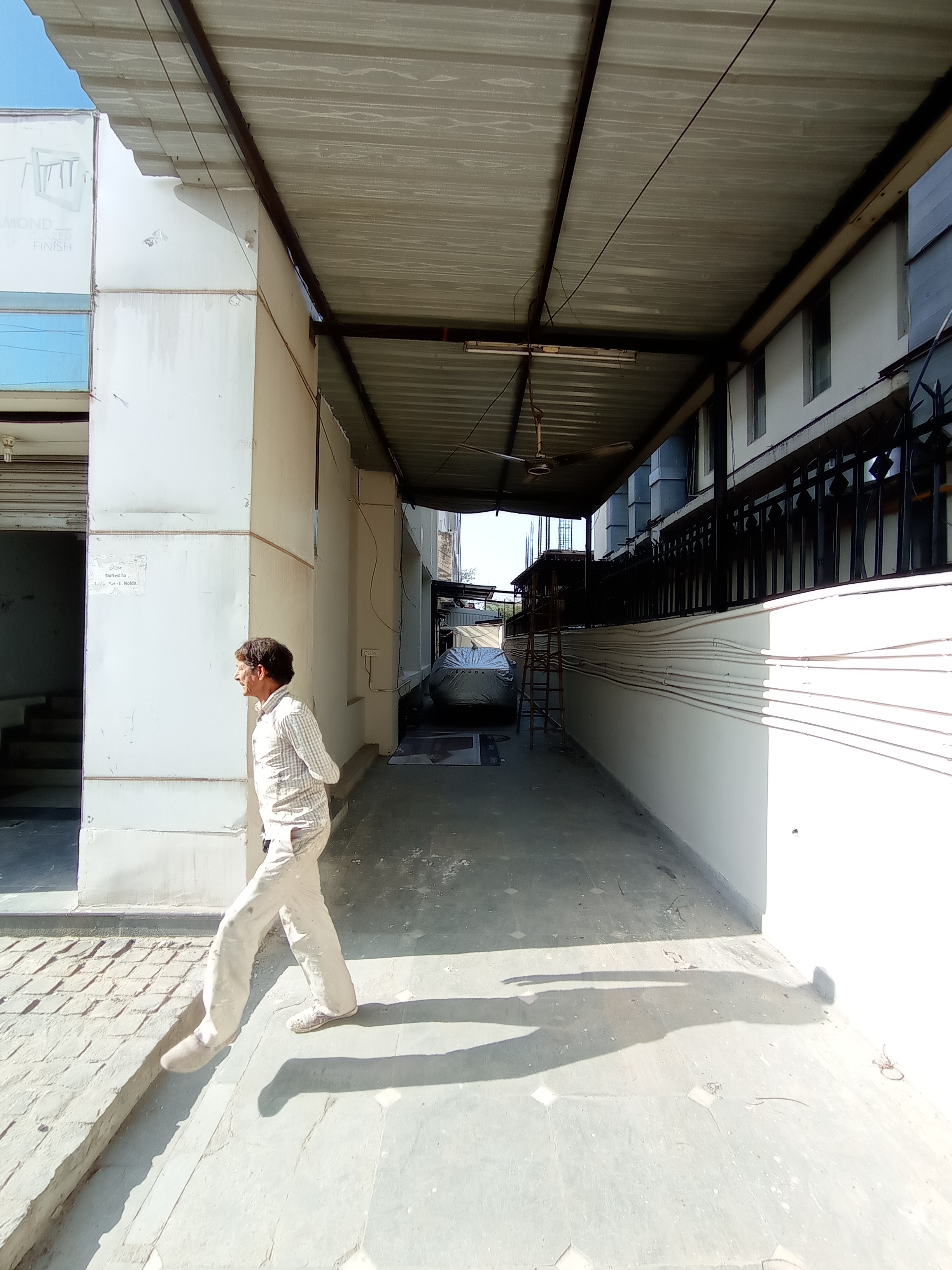 Unfurnished factory space for rent on 12m road