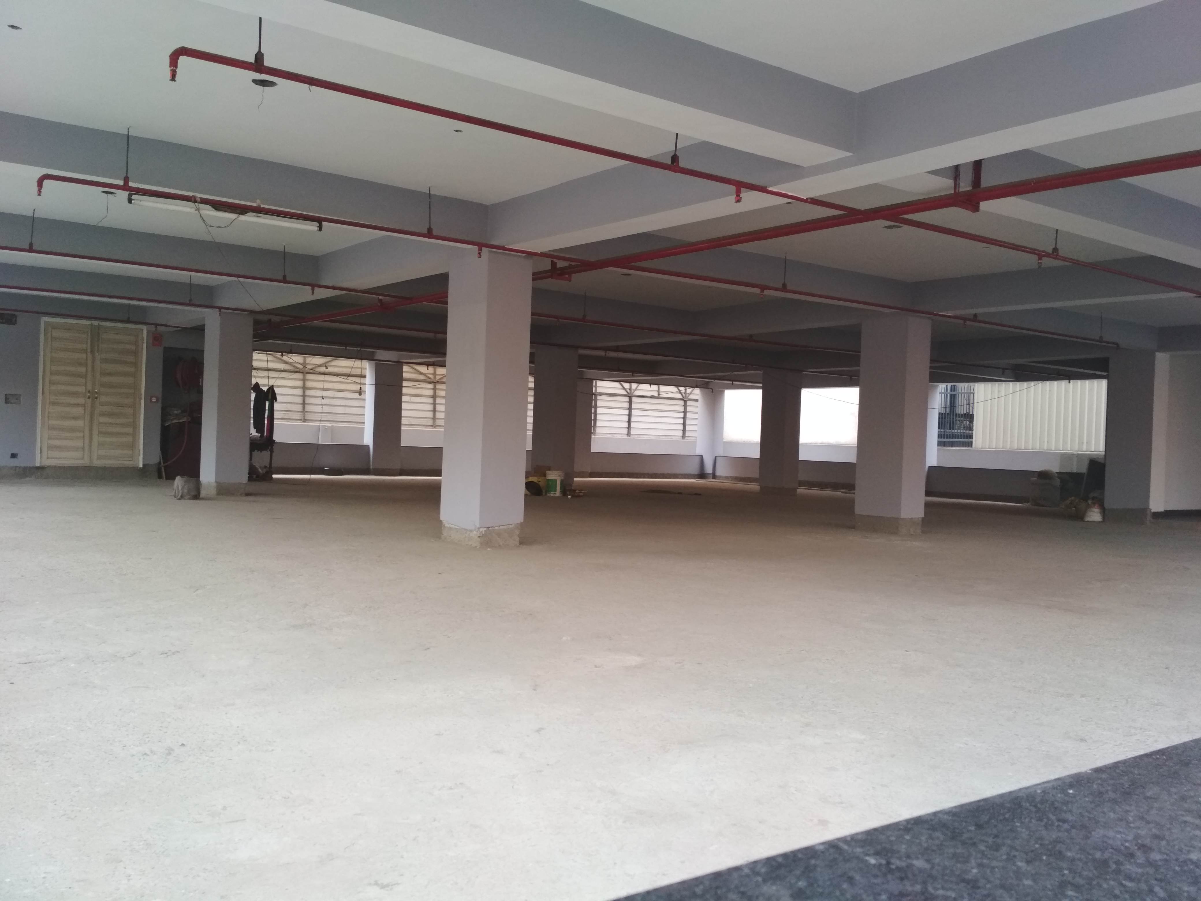 Unfurnished space in institutional area